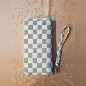 Wallet Wristlet. Checkered
